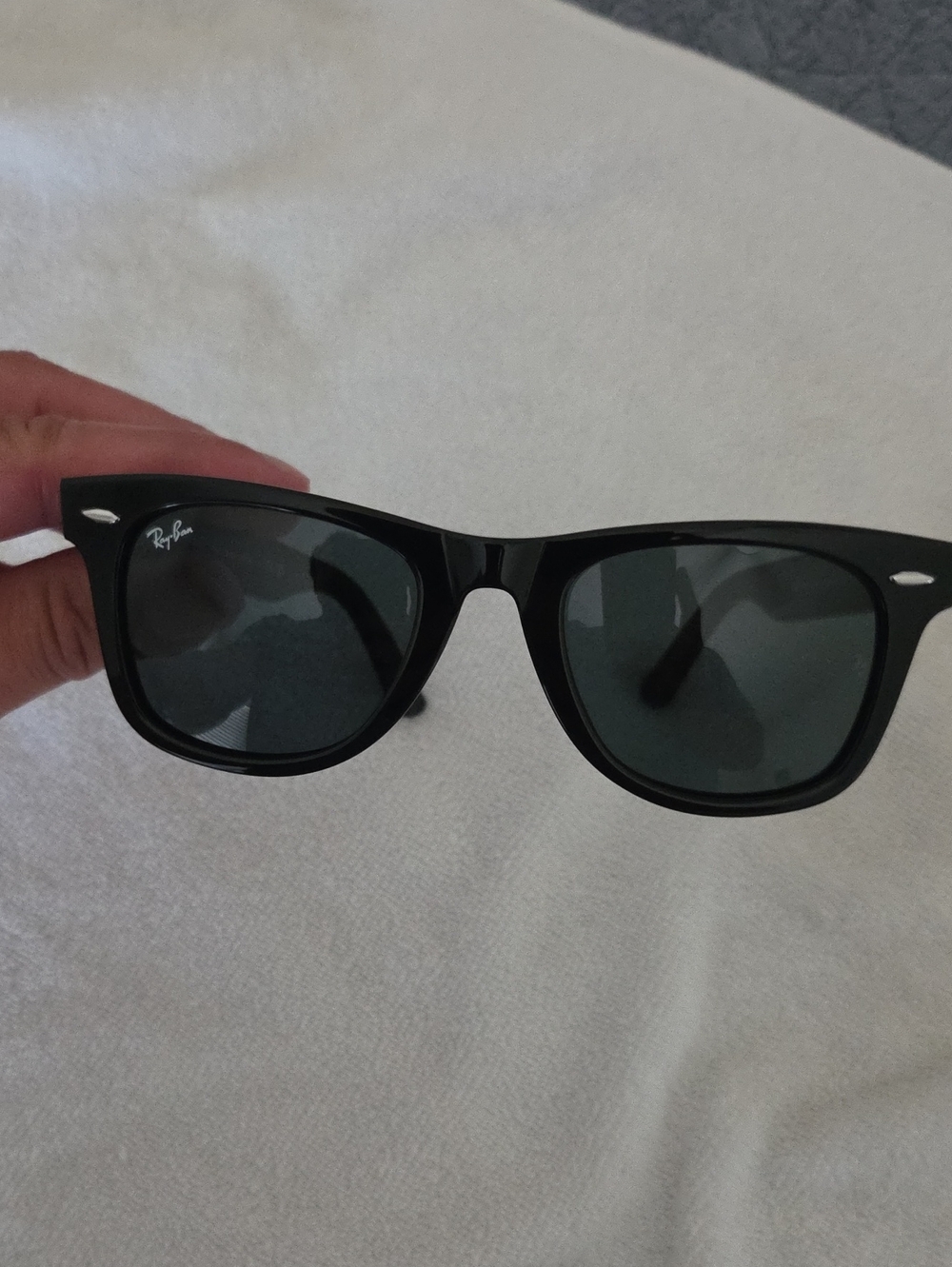 Brand New Ray-Ban Black Wayfarer Sunglasses with Dark Lenses